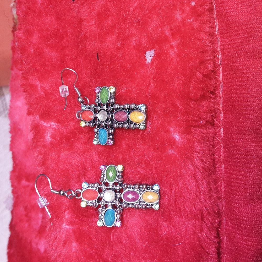 VINTAGE BO HO STYLE EARINGS